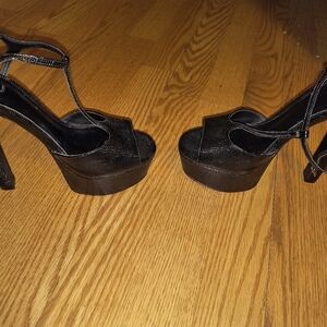 Also platform heel 7.5